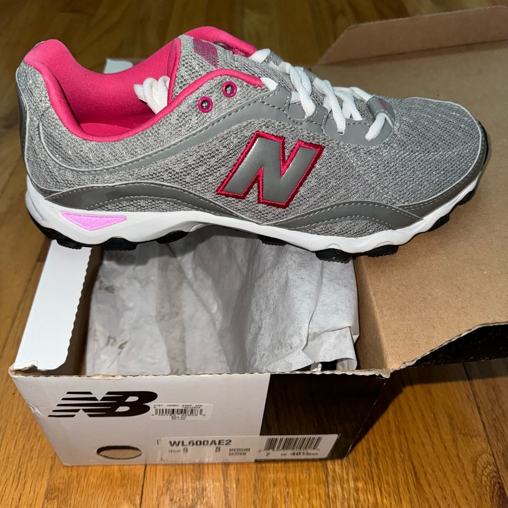 BRAND NEW in Box Women’s New Balancee for Aerie